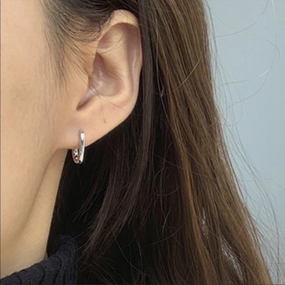 OVAL HOOPS 925 STERLING SILVER EARRINGS, NICE EARRINGS, CUTE EARRINGS - Picture 3 of 6